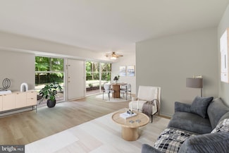 4931 Americana Dr Unit 4931B, Annandale, VA 22003