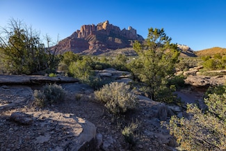 2499 Navajo Cir, Springdale, UT 84767