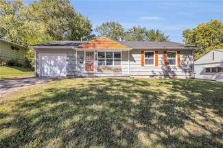 5204 E 41st St, Kansas City, MO 64130