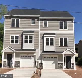 207 4th Ave, Mont Clare, PA 19453