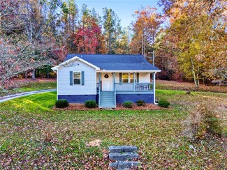 1292 Cove Creek Rd, Pickens, SC 29671