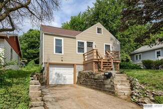 2020 N 67th St, Omaha, NE 68104