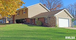 313 Hillcrest Dr, Washington, IL 61571
