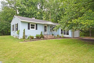8388 Leecrest Blvd, Onekama, MI 49675