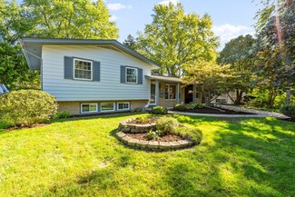 26 Greenfield Rd, Montgomery, IL 60538