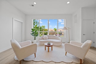 17 Avenue E Unit 304, Bayonne, NJ 07002