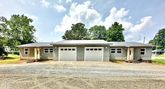 377 N 3rd St, Black Rock, AR 72415