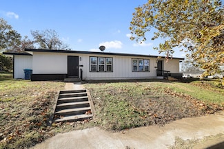 36 Twining Dr, Denison, TX 75020