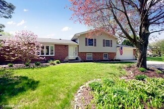28W621 Douglas Rd, Naperville, IL 60564