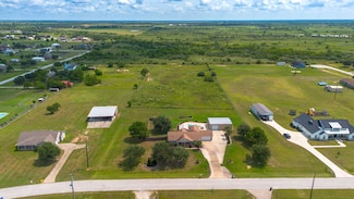 1812 Settlers Court Dr, Sealy, TX 77474