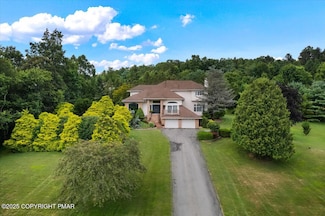 648 Marion Ln, Brodheadsville, PA 18322