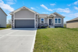 1411 SW 10th Terrace, Oak Grove, MO 64075