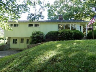 236 W Main St, West Brookfield, MA 01585