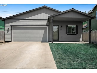 1232 W Quinalt St, Springfield, OR 97477