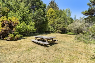 1723 Balboa Ave, McKinleyville, CA 95519