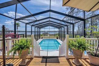 130 Shoreline Dr, Freeport, FL 32439