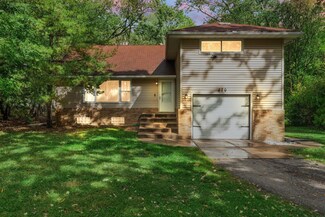 870 Marcella Rd, Merrillville, IN 46410