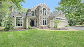 3820 Harbor Point Dr, Norton Shores, MI 49441