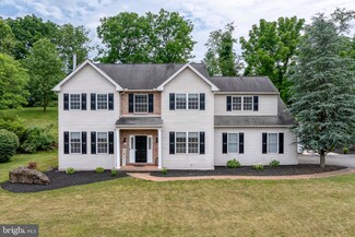 102 Serenity Ct, Douglassville, PA 19518