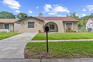 16124 Foxfire Dr, Tampa, FL 33618