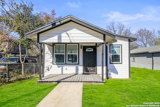 635 W Theo Ave, San Antonio, TX 78225