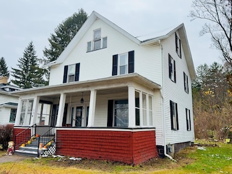 114 S 4th Ave, Clarion, PA 16214