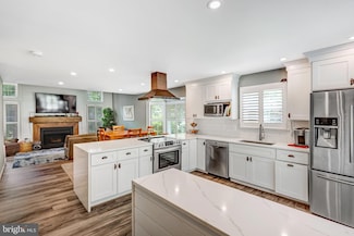7947 Gambrill Ct, Springfield, VA 22153