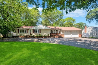 86 Seawanhaka Ave, Lake Grove, NY 11755