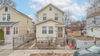 11040 160th St, Jamaica, NY 11433