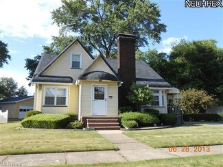 707 Spangler Rd NE, Canton, OH 44714