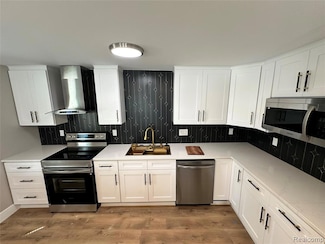 30702 7 Mile Rd, Livonia, MI 48152