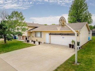 830 Colby Rd, Waterloo, IA 50701