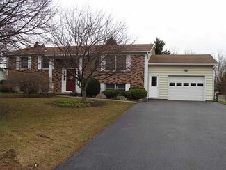 12 Parnell Dr, Churchville, NY 14428