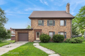 212 N 1st St, Elburn, IL 60119