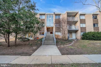 2910 Kings Chapel Rd Unit 5, Falls Church, VA 22042