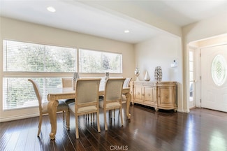 10058 Sunland Blvd, Sunland, CA 91040