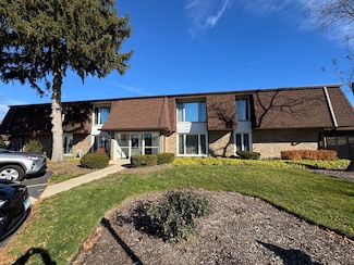 1820 W Surrey Park Ln Unit 1B, Arlington Heights, IL 60005