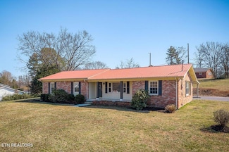 663 N Edgewood Dr, Sparta, TN 38583