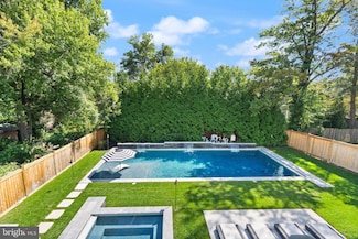 6032 28th St N, Arlington, VA 22207