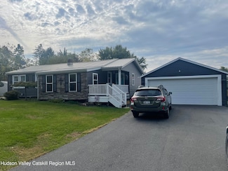 12 Nelson Ave, Ghent, NY 12075