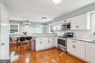 12 Fountain Blvd, Burlington, NJ 08016