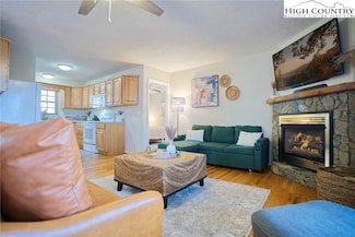 136 Deer Ridge Ln Unit 1, Blowing Rock, NC 28605