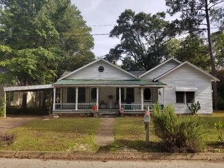 1110 Hickman Ave, Elba, AL 36323