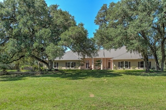 1102 Schultz Rd, Columbus, TX 78934