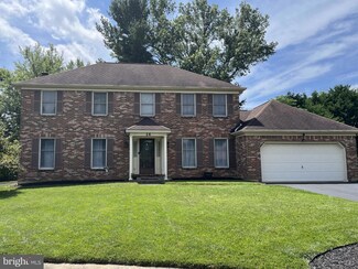 14 Pheasant Run Dr, Wilmington, DE 19810