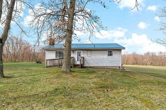 150 Jo Deener Dr, Zelienople, PA 16063