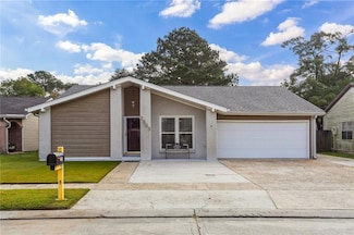 2553 E Catawba Dr, Harvey, LA 70058