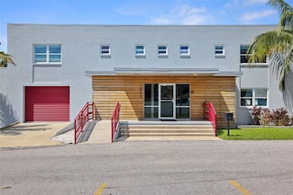 10830 Navajo Dr, Saint Petersburg, FL 33708