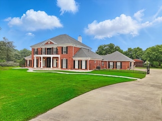 6260 Oak Hollow Dr, Burleson, TX 76028