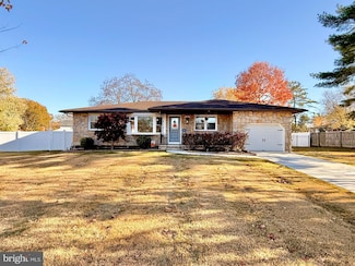 41 Hyannis Ave, Blackwood, NJ 08012